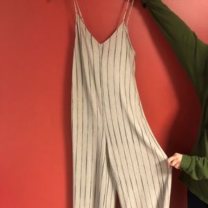 Never worn Super cute wide leg romper!